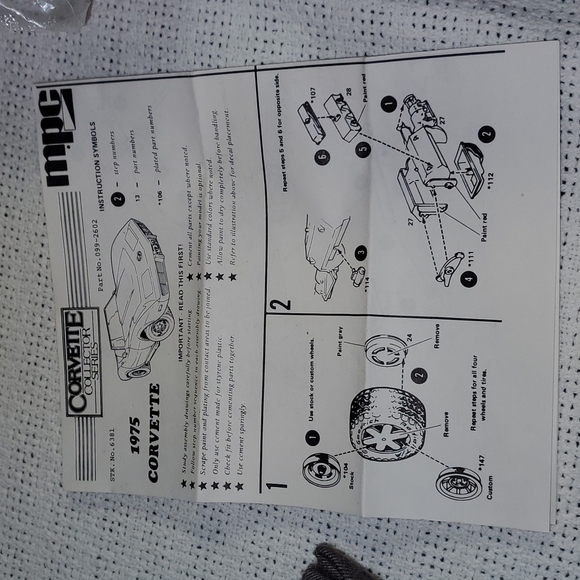 Corvette Vintage Collector Series 3 Separate Model Cars Kits (57, 75 & 8… - Picture 15 of 15